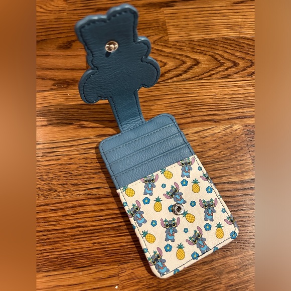 Lilo & Stitch RFID ID Card Wallet Summer Pineapple Sunglasses - Picture 2 of 3